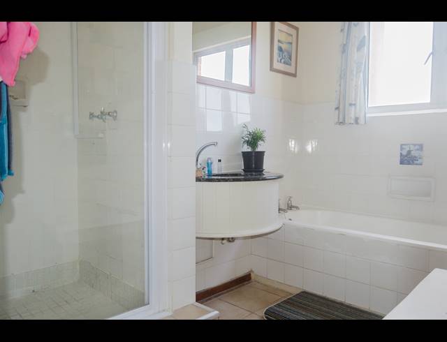 2 BEDROOM APARTMENT FOR SALE IN SCOTTBURGH CENTRAL